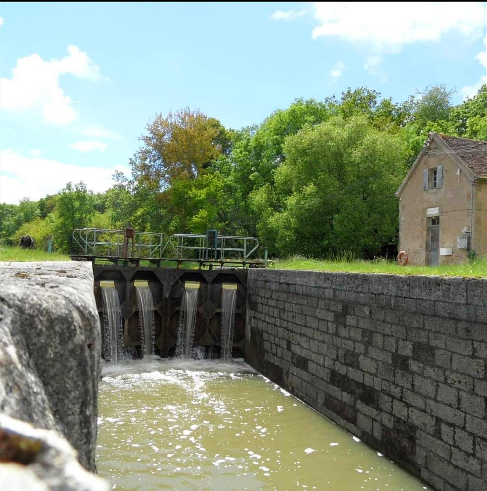 Gite Le Delice Villa Tannay  Bagian luar foto